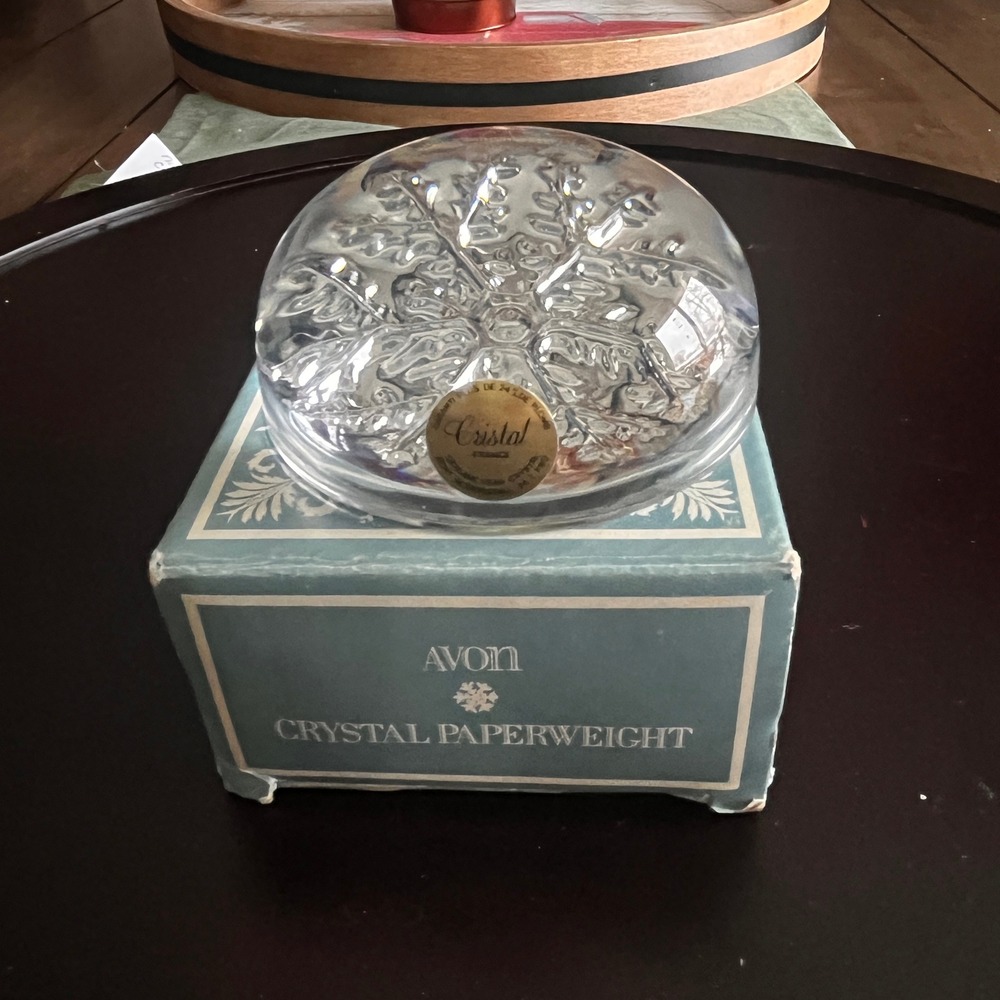 Avon Crystal Snowflake Paperweight Made in France 24 Percent Lead Crystal